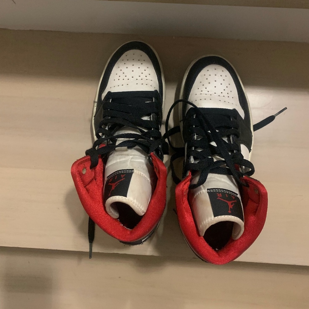 Jordan 1 Mid